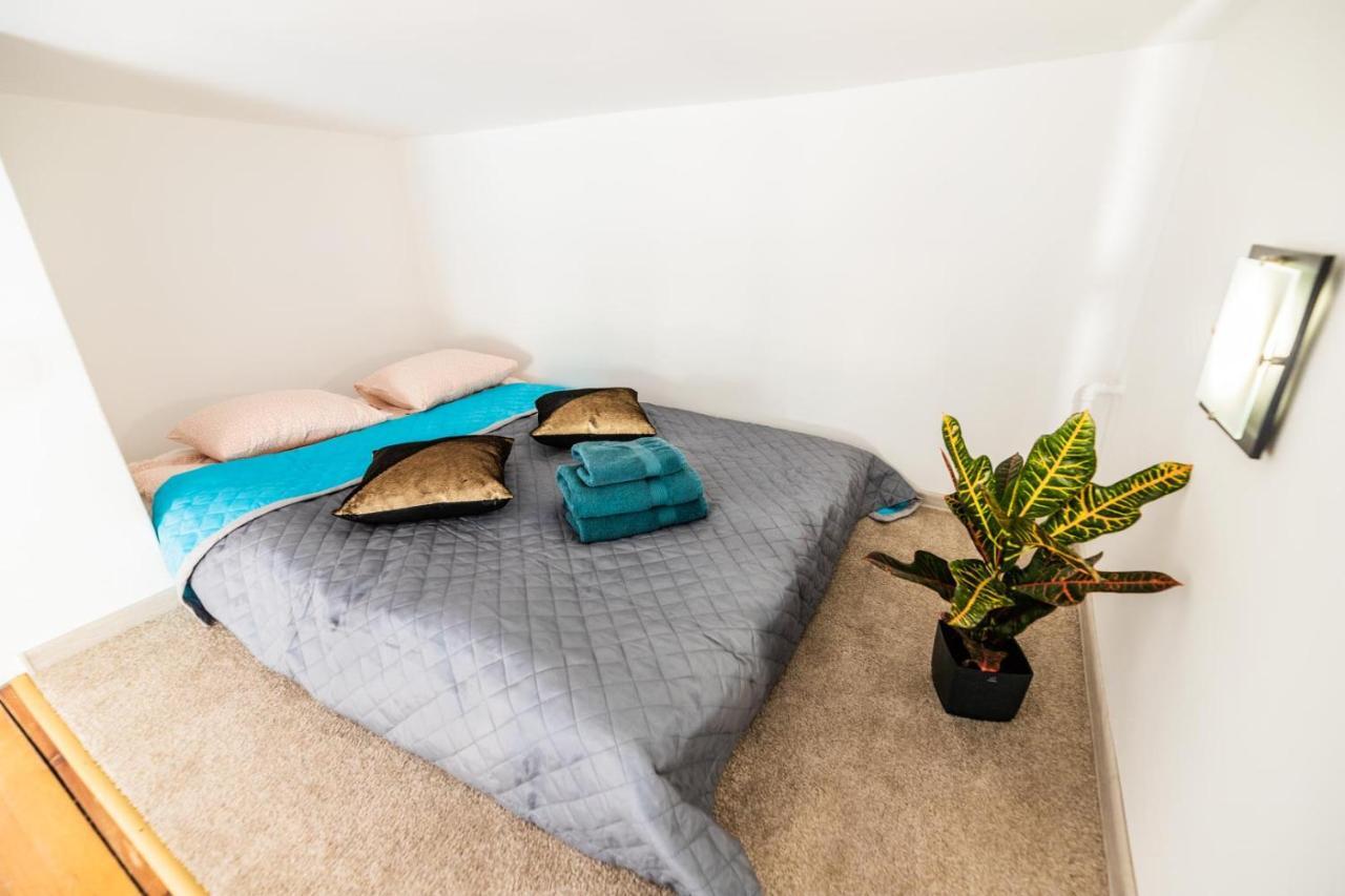 Apartmán Apartament Z Antresola Przy Rynku Vratislav Exteriér fotografie